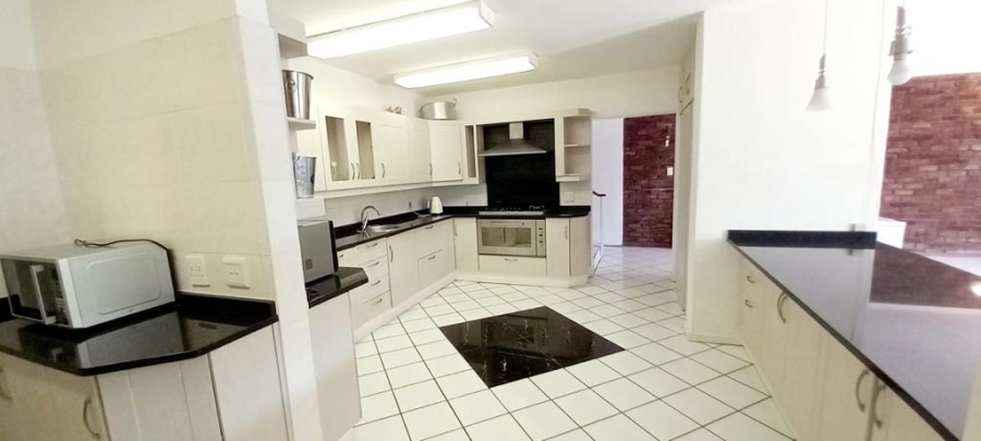 5 Bedroom Property for Sale in Beacon Bay North Eastern Cape